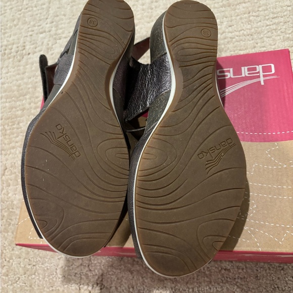 EUC Dansko Vera Nappa pewter size 38 shoes - Picture 2 of 4